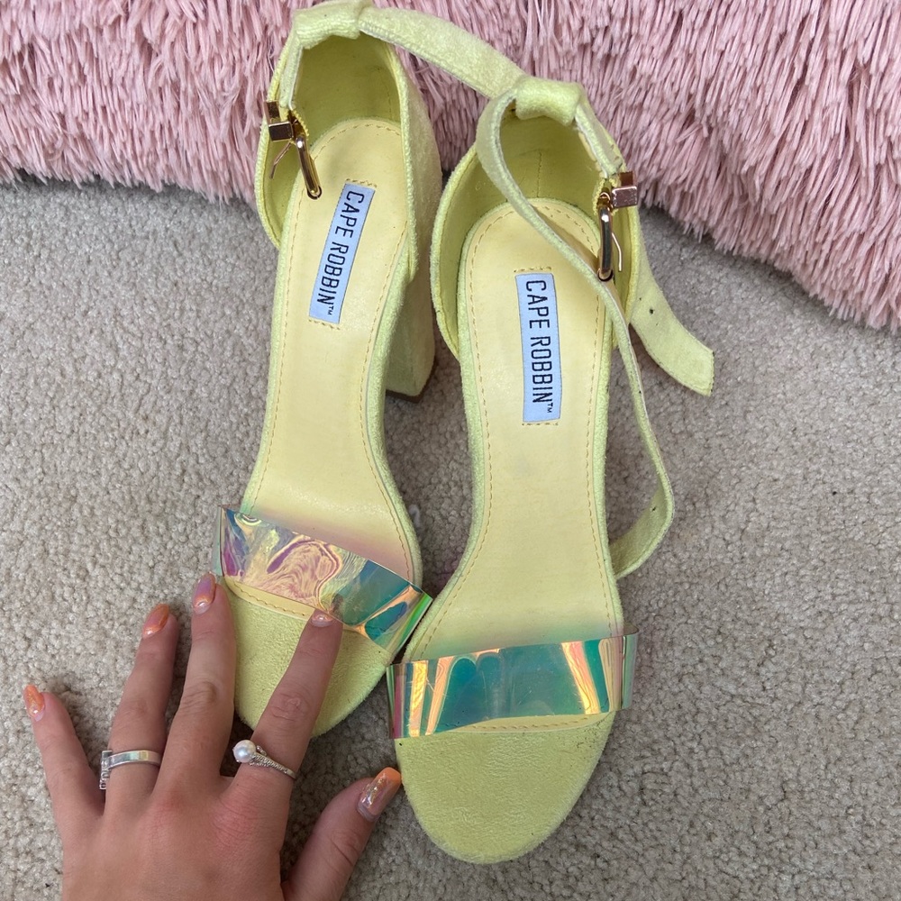 Yellow heels. Size 8